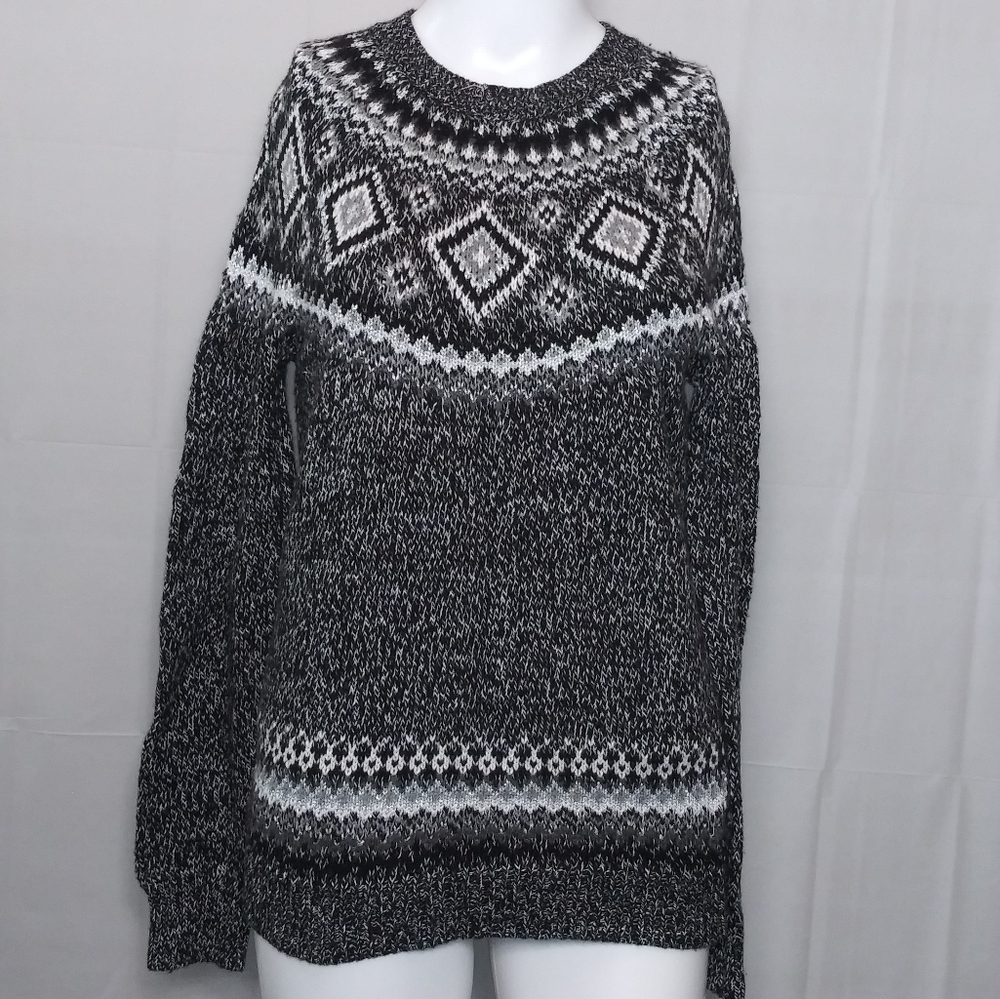 #11-Old Navy Sweater - Picture 2 of 5